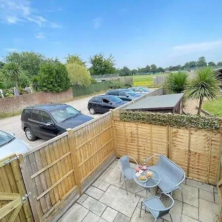 Hillbarn Studio Free Parking & Private Patio Worthing Exterior photo